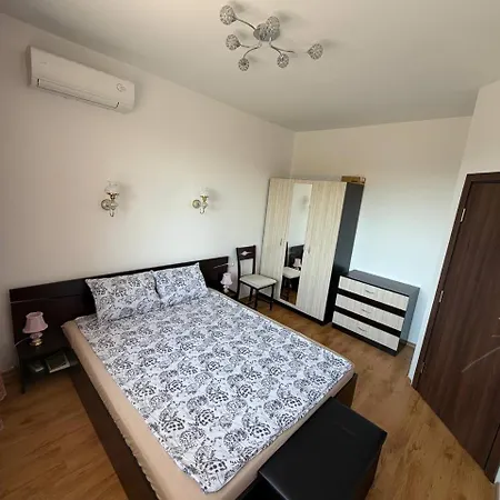 Апартамент Sea Diamond With 1 Bedroom *