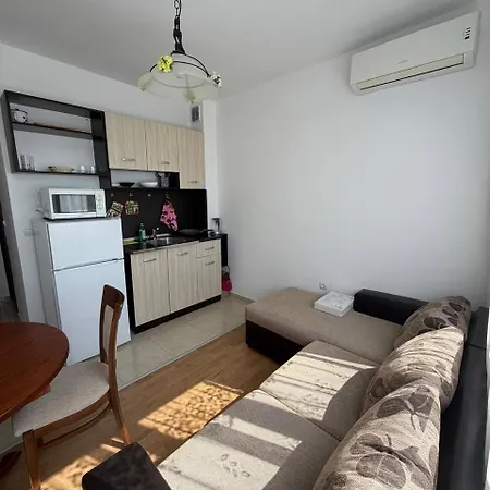 Апартамент Sea Diamond With 1 Bedroom